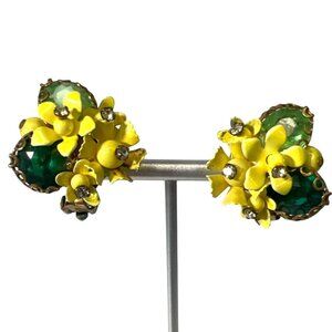 Vtg 50s Yellow Enamel Flower Clip Earrings Green Thermoplastic & Rhinestones